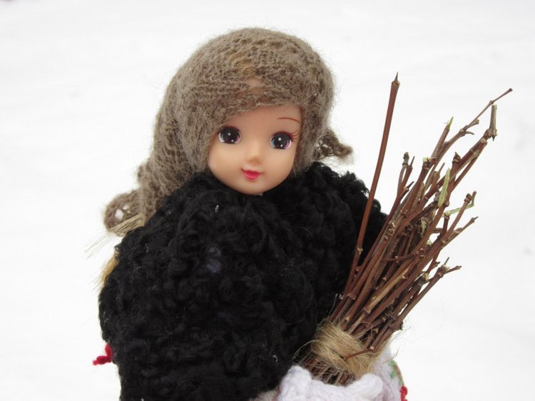 Запасаемся хворостом с Хеленой