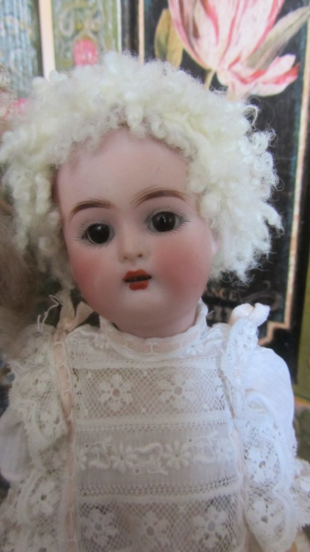 Новое платье для старой куклы (фото 4)