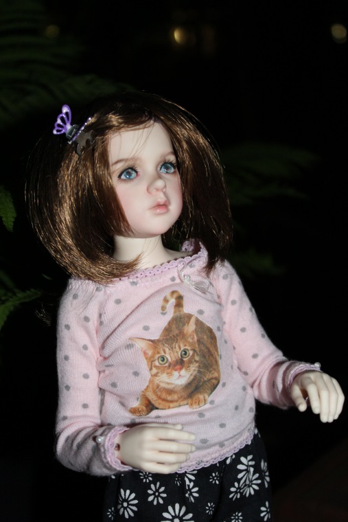 Вечерний сад. Розочка в пижамке