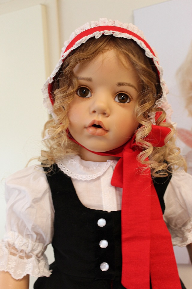 Летняя встреча в магазине и выбор кукол. Часть вторая - Красная шапочка. ОПРОСНИК