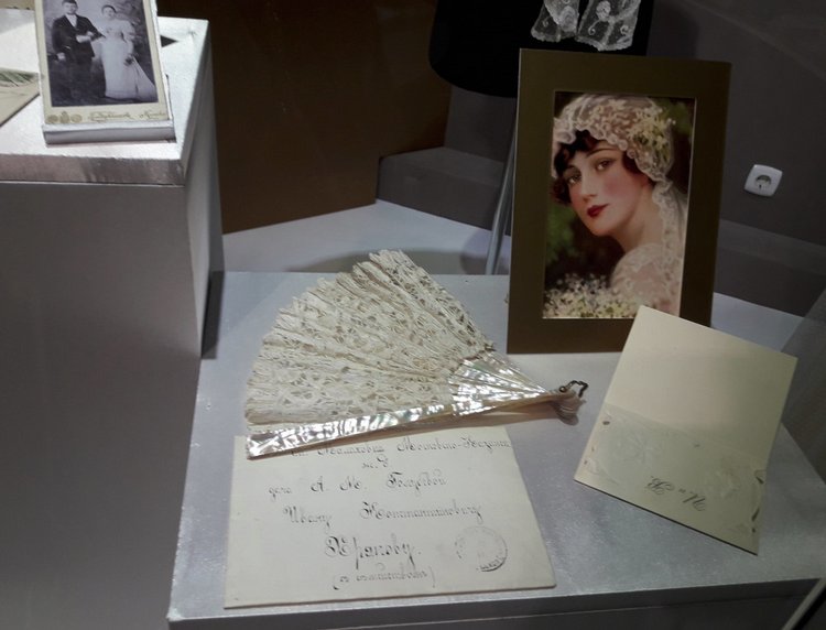 Выставка "Узоры свадьбы кружевной". Зал 2 | Бэйбики Выставка "Узоры свадьбы кружевной". Зал 2