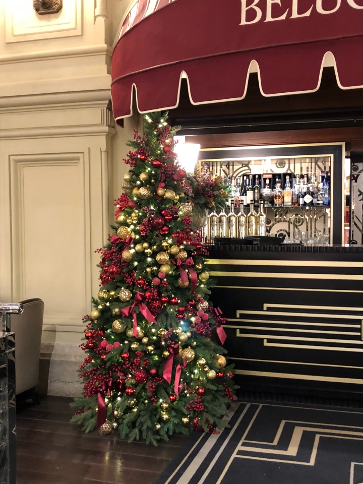 Москва предновогодняя... выставка новогодних елок в ГУМе - очень красиво