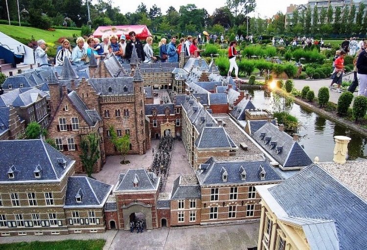 Парк миниатюр Madurodam Голландия