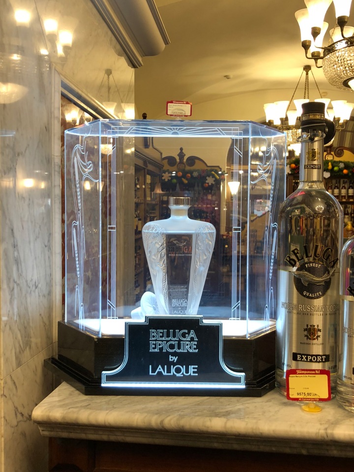 Москва предновогодняя... выставка новогодних елок в ГУМе - очень красиво