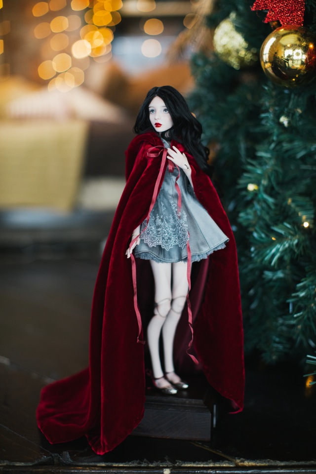 Девушка с татуировкой павлина и Красная Шапочка - фарфоровые куклы | Бэйбики Девушка с татуировкой павлина и Красная Шапочка - фарфоровые куклы