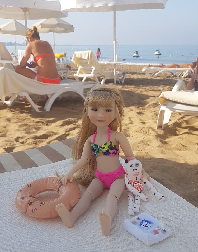 Инес на море — Куклы Ruby Red (Руби Ред) Fashion Friends: Siblies