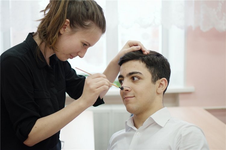 "...мир черно-белый весь разрисуют чудаки!"