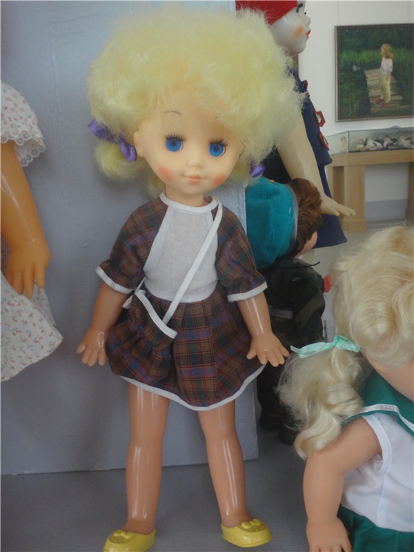 Выставка " Лабиринты кукольной жизни"