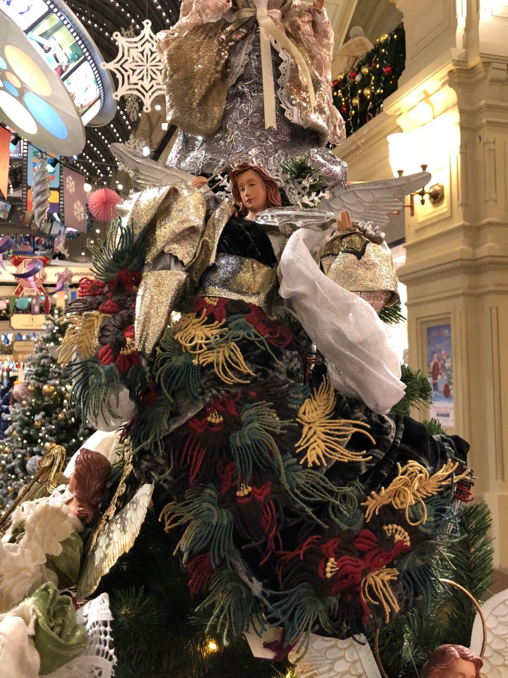 Москва предновогодняя... выставка новогодних елок в ГУМе - очень красиво