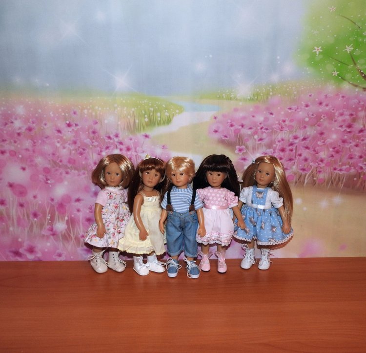 Куколки KIDZ'N'CATS mini и обувочка для них