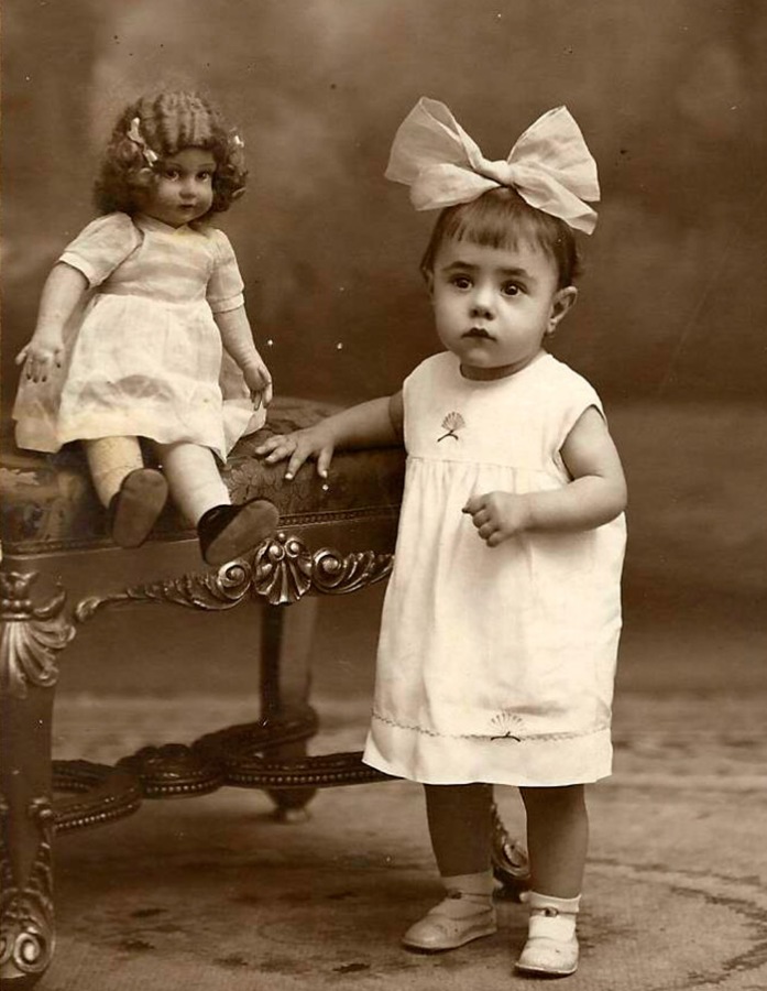 Мгновения жизни застывшие в фото или девочки другой эпохи