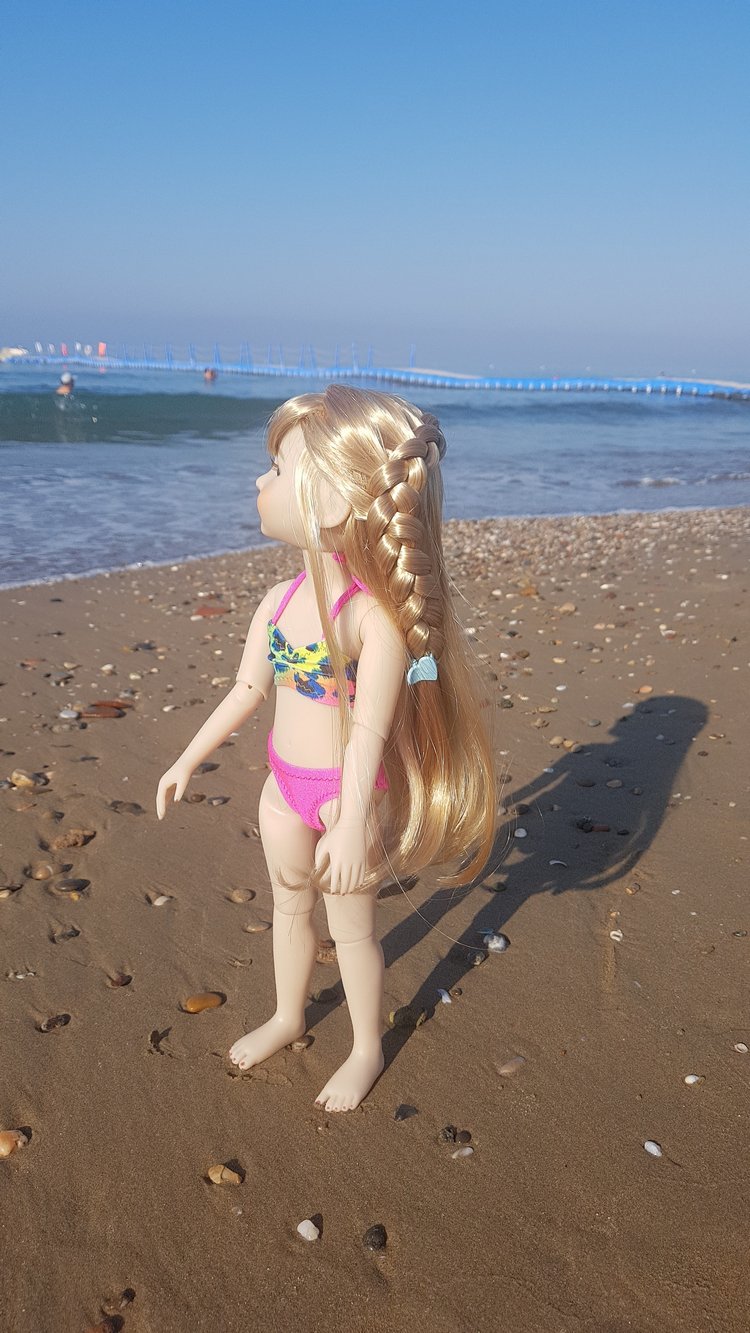 Инес на море — Куклы Ruby Red (Руби Ред) Fashion Friends: Siblies