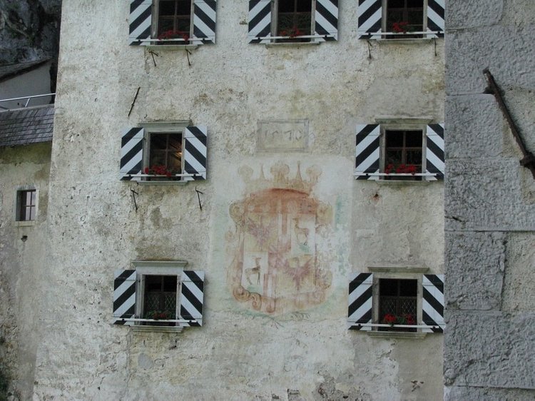 Незабываемая экскурсия по Словении: Постойная Яма и Предъямский замок