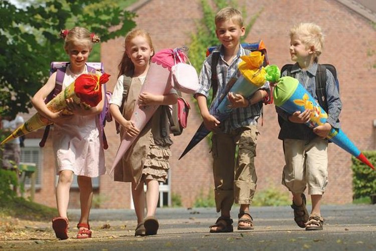 Что такое Schultüte? И с чем его едят