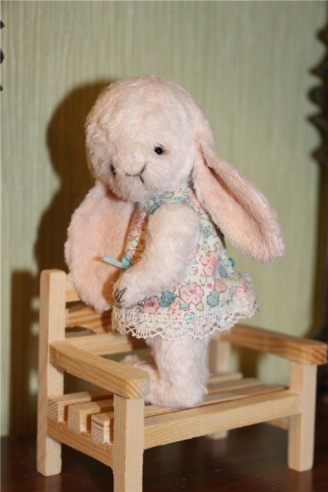 Снегири прилетели и Крошка на ладошке