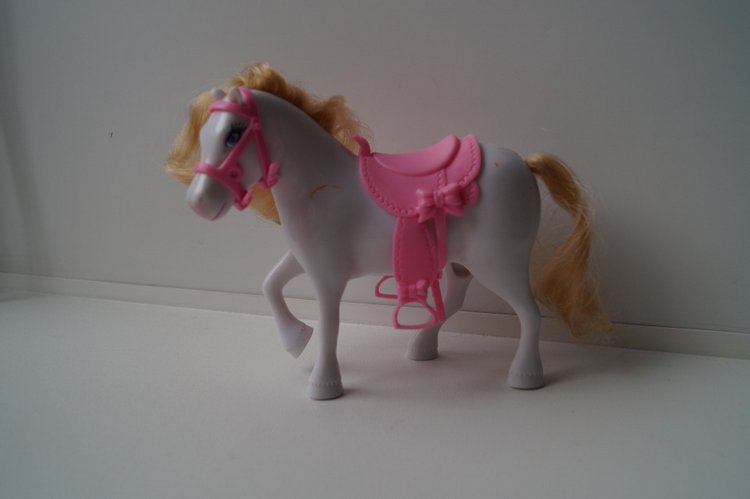 Вторая выписка октября. Машенька здорова. Кукла из лужи стала милашкой. Коровка замычала. Как поставить Лолочку на ножки,