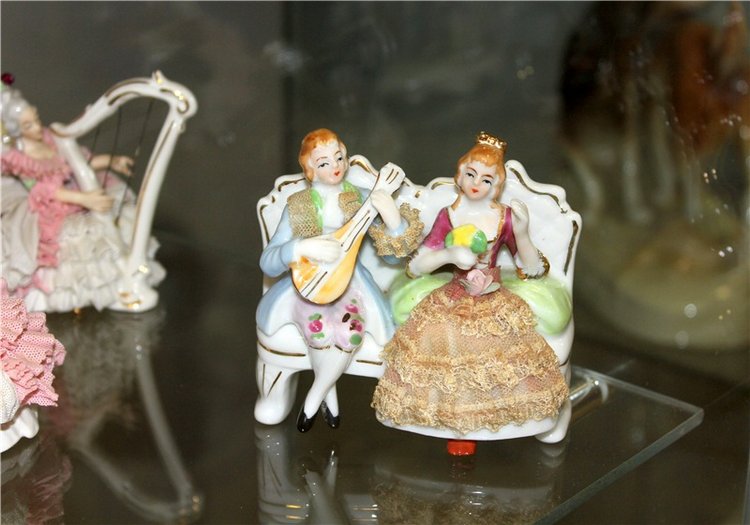 Выставка "Хрупкий мир фарфора", Старицкий краеведческий музей