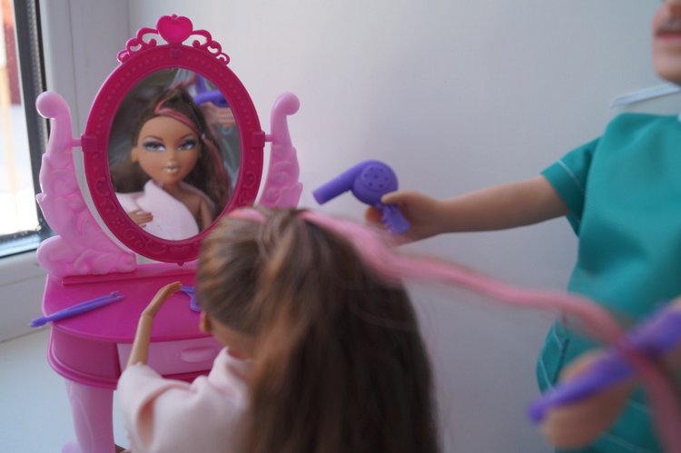 Первая выписка марта. Чебурашка здоров, Братц из серии Sea Stunnerz обрела сменные ножки