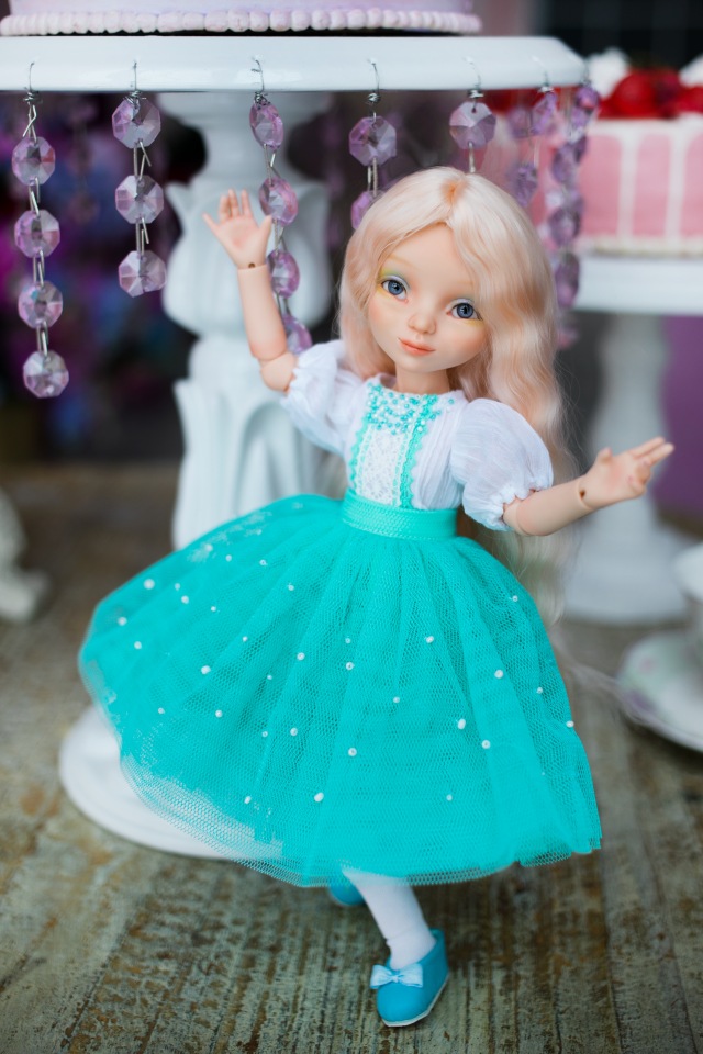 Сестры Эшли и Эйприл для Весеннего бала Кукол