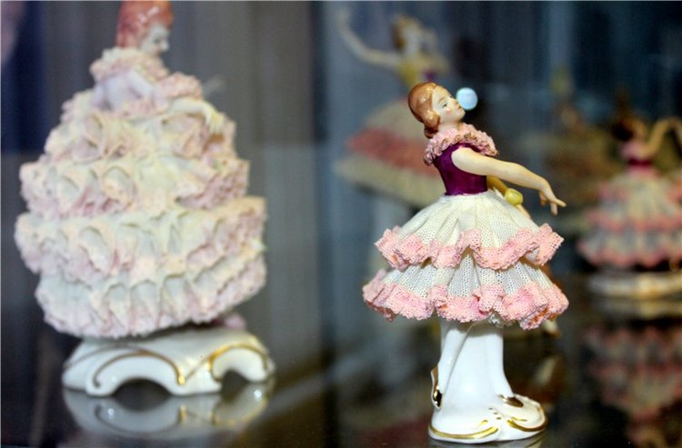 Выставка "Хрупкий мир фарфора", Старицкий краеведческий музей