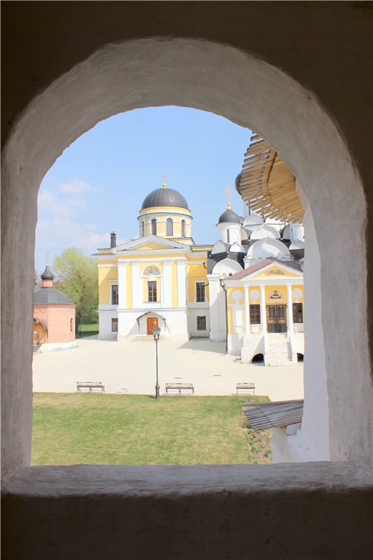 Накануне Светлого Праздника Пасхи. Старица, Свято-Успенский монастырь