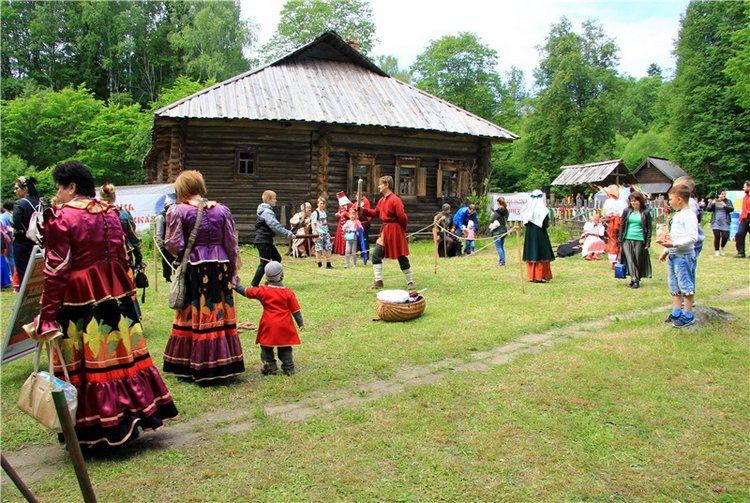 "Троицкие гуляния" в Василёво, 2018 год. Архитектурно-этнографический музей под открытым небом Василёво