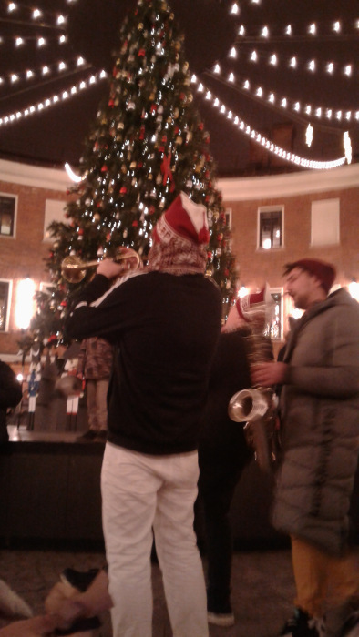 Праздник к нам приходит! В "Новую Голландию" с Мокко