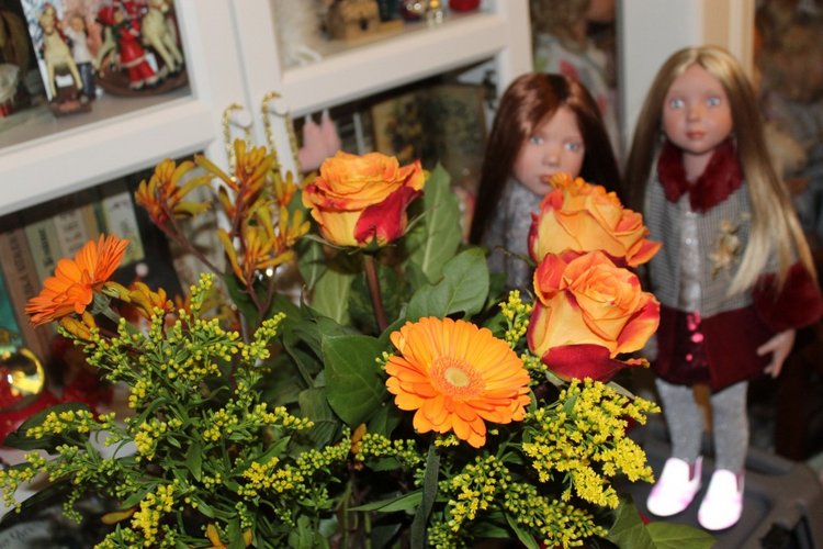 А мы к вам с цветами! Neetje и Verena Zwergnase