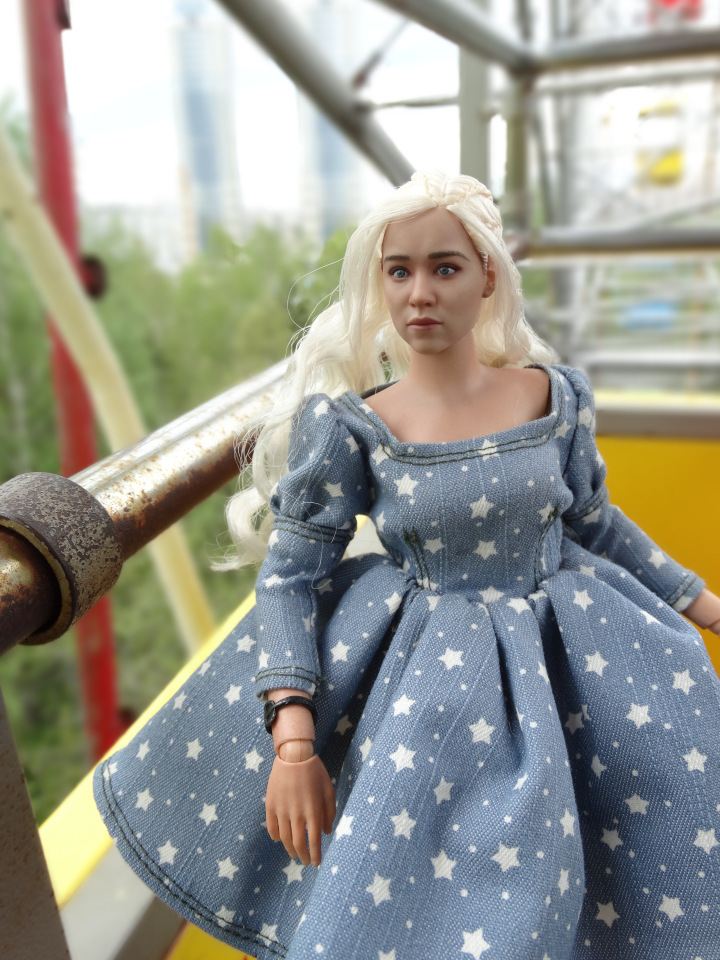 Совсем другой стиль для Дэни. Экшен-кукла Daenerys от ThreeZero