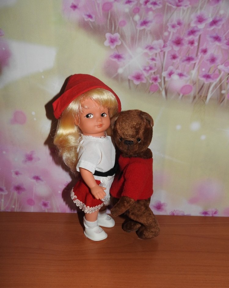 Авторский мишутка и куколки ГДР