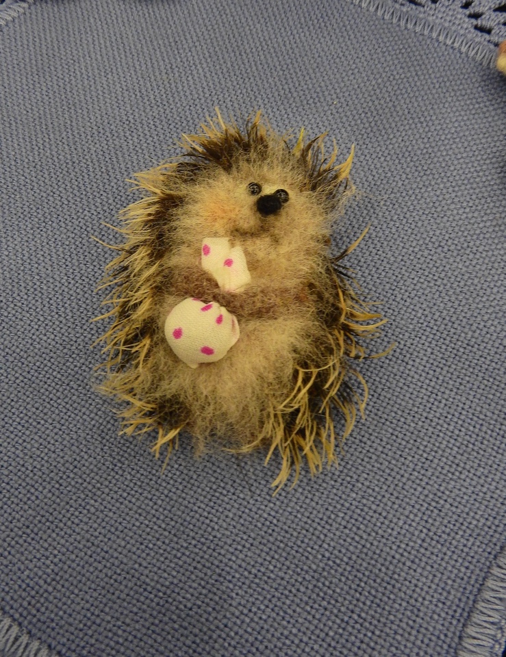 XV Международный осенний салон авторских кукол на Тишинке с 4 по 6 октября 2019 года в Москве. ЁЖИКИ