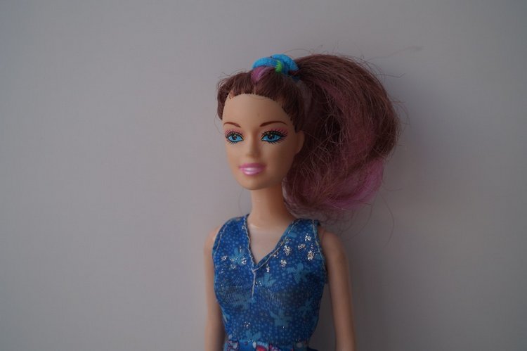 Четвёртая выписка февраля, которой могло не быть. Как заузить отверстие в шее советской куклы, чтобы голова не проваливалась