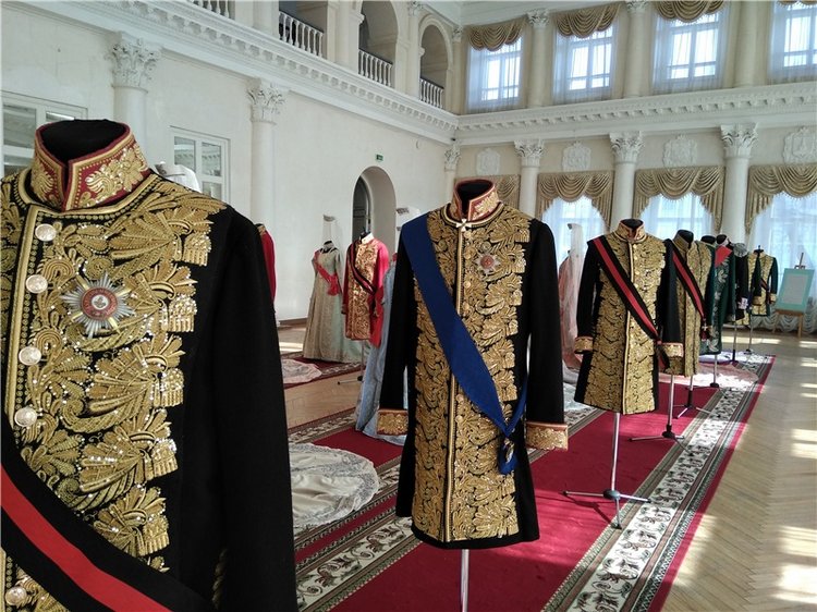 Выставка костюмов к фильму " Матильда", часть 2 (фото 3)