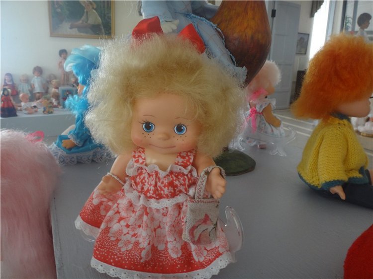 Выставка " Лабиринты кукольной жизни"