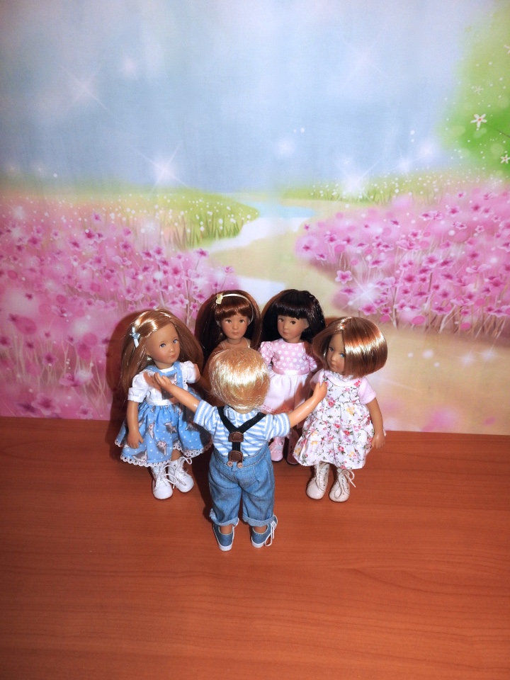 Куколки KIDZ'N'CATS mini и обувочка для них