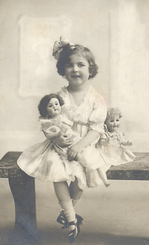 Мгновения жизни застывшие в фото или девочки другой эпохи