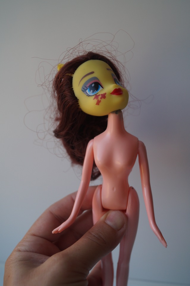 Первая июльская выписка. Две разные поломки шейного крепления - исправляем. Санаторий для кукол. И новые пациенты