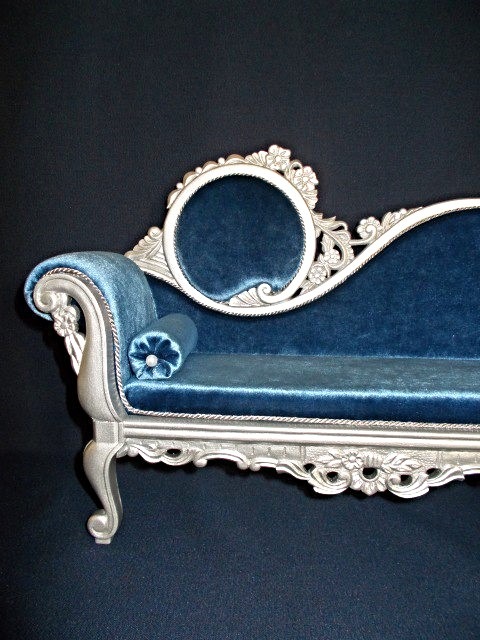 Эксклюзивный диван — Мебель для кукол и домиков: фото (фото 2)