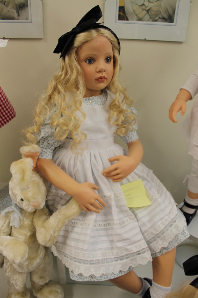 Встреча коллекционеров в магазине. Выбор кукол из новой коллекции Гюнзел. Часть первая - Алиса. ОПРОСНИК