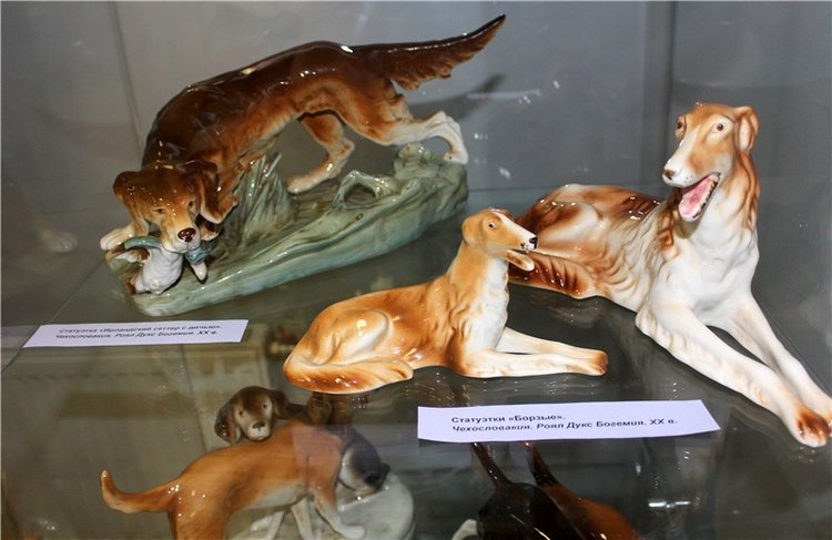 Выставка "Хрупкий мир фарфора", Старицкий краеведческий музей