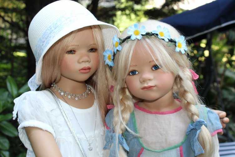 Две сестрички Лилит и Синчи