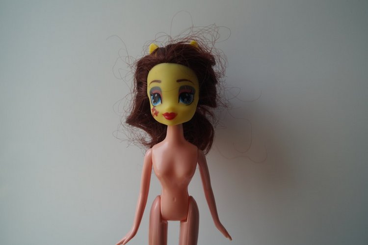 Первая июльская выписка. Две разные поломки шейного крепления - исправляем. Санаторий для кукол. И новые пациенты