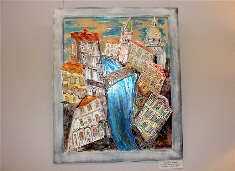 Выставка "Стекляндия" Елены Буровой в Твери