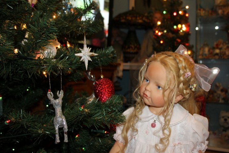 Новогодняя елка с моими куклами от Hildegard Gunzel