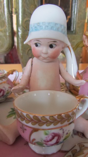 Крошка с ладошку. Осторожно! фото НЮД: 18+ - много, 6+ - в самый раз (фото 2)