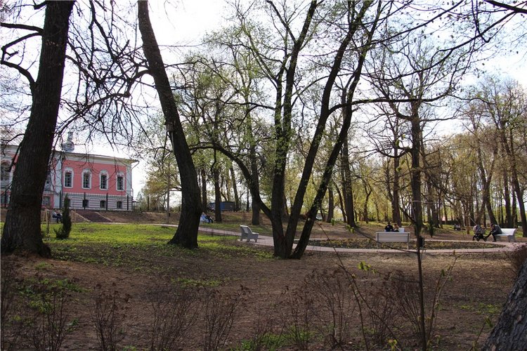 Один раз в год сады цветут