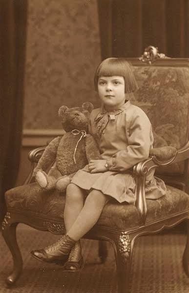 Мгновения жизни застывшие в фото или девочки другой эпохи (фото 10)