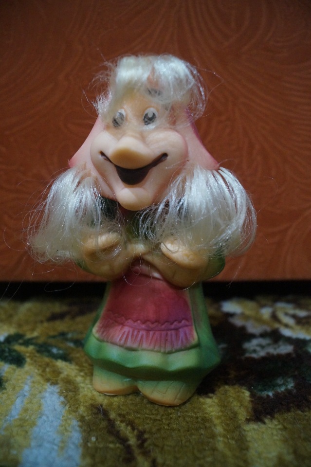 Четвёртая выписка октября. Лечим глазки советской кукле. Мишутка из 90-х стал как новенький! Четыре Барби обрели головы