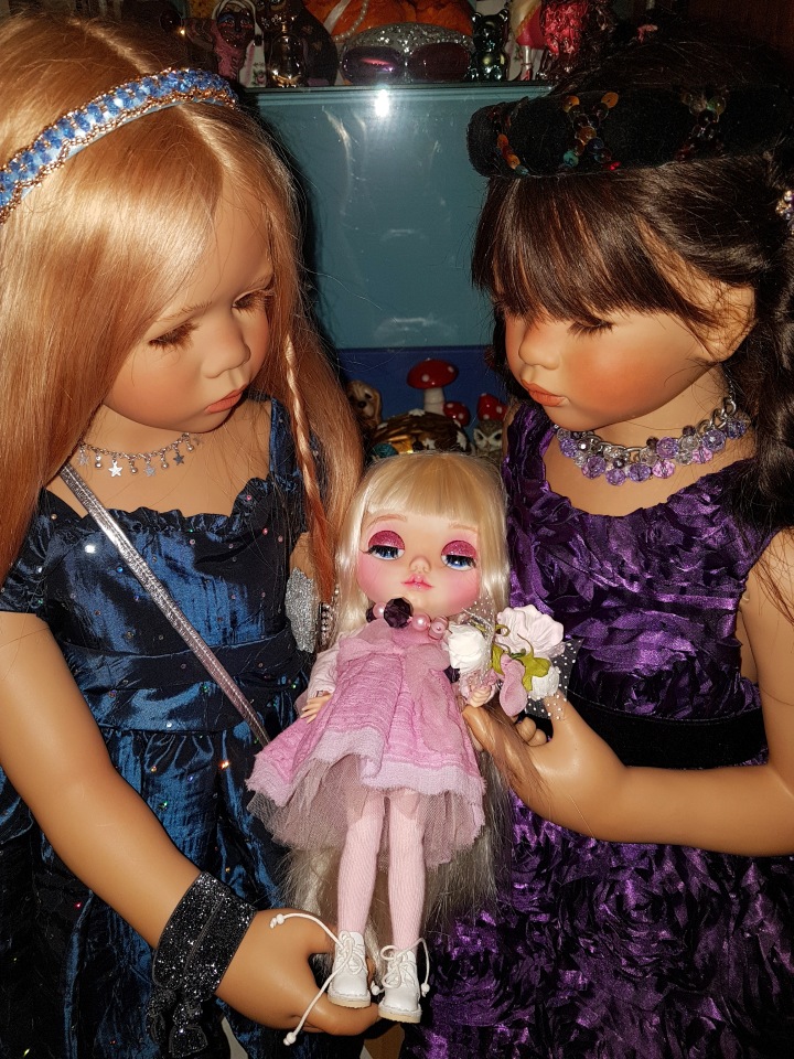 Наши куклы играют в куклы! Как Анна Лу и Лилит играли с Блайз и другими игрушками