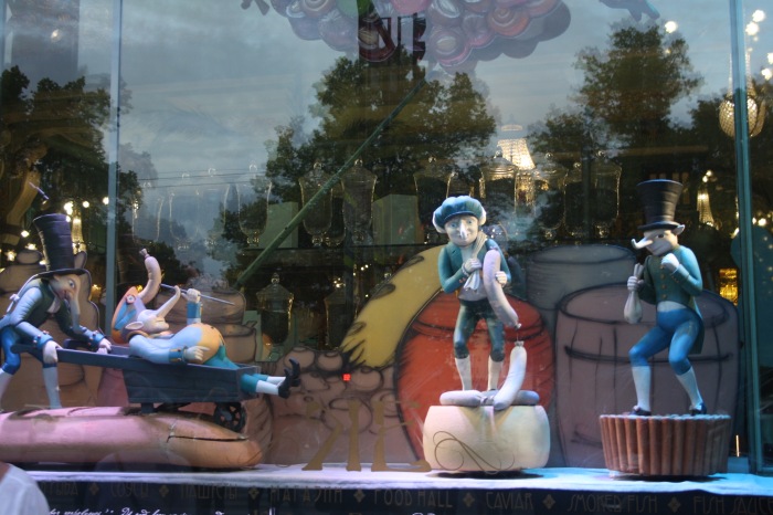 Петербург. Прогулка по крышам. Котокафе. Старые слайды